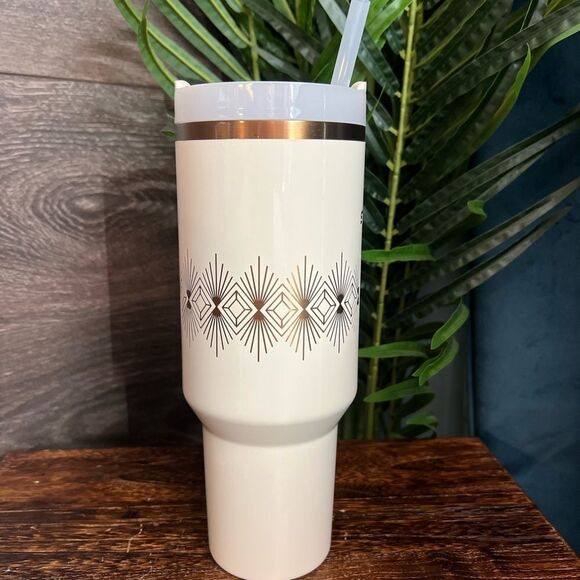 Stanley The Quencher H2.0 Flowstate Tumbler 40 oz in Cream Gloss Deco. NIB! - Picture 5 of 11